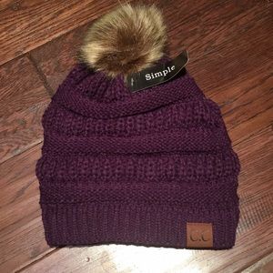 ⬇️ NWT Pom Slouch Knit Beanie